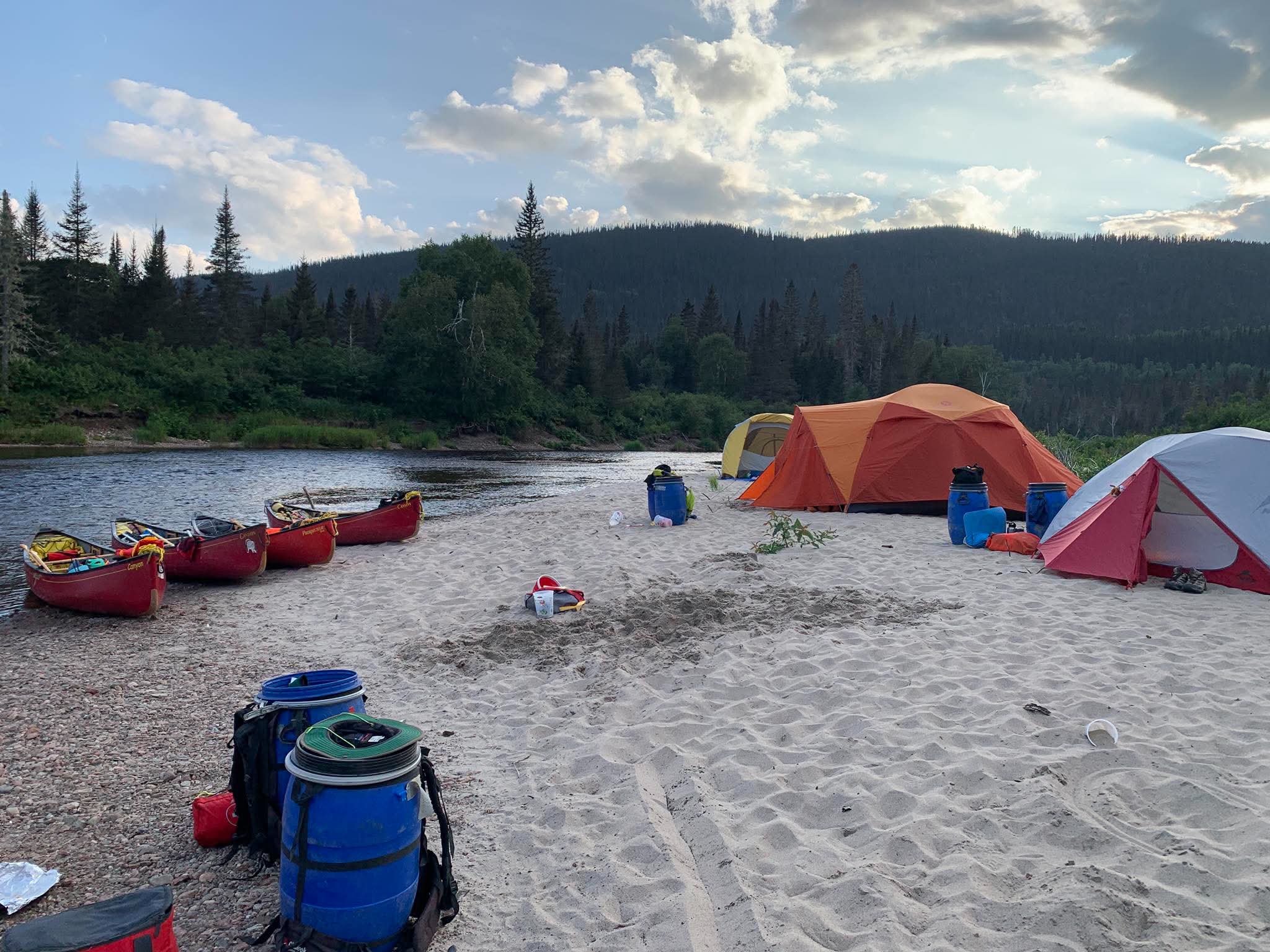 Canot-camping sur la rivière Mistassini&nbsp;: une aventure en famille au cœur des grands espaces